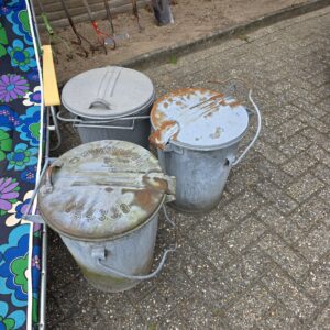 :
Vintage zinken vuilnisemmer / prullenbak