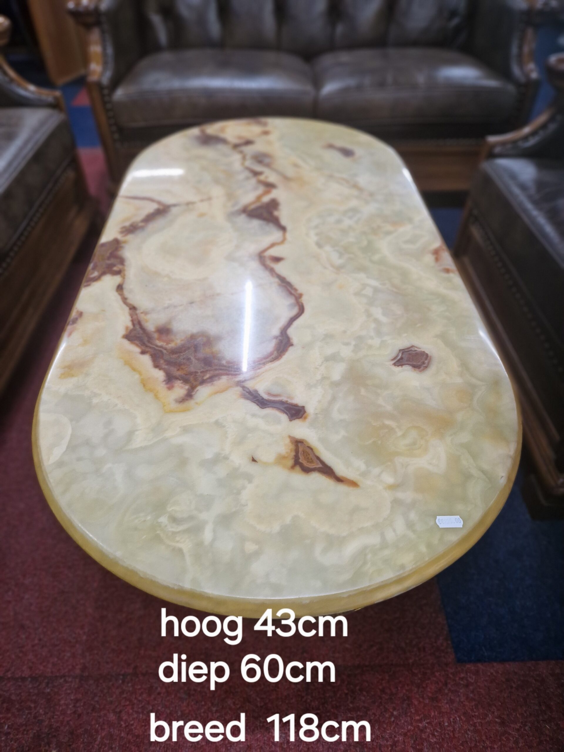 Klassieke barok salontafel met marmerlook blad en cherubijntjes