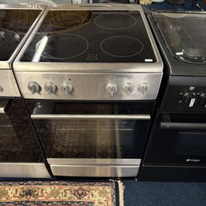 Amica elektrisch fornuis met keramische kookplaat en oven – RVS